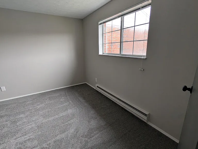 Alexandria Apts — Photo 10