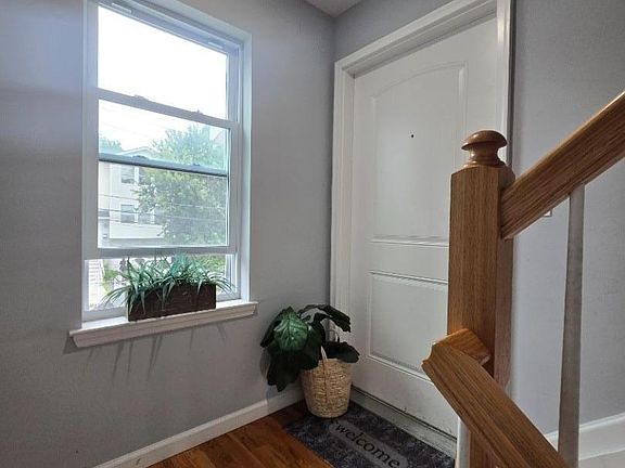 2nd image of 919 S 18th ST