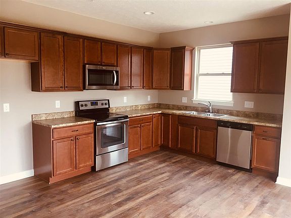 5th image of 110 Keeneland Dr