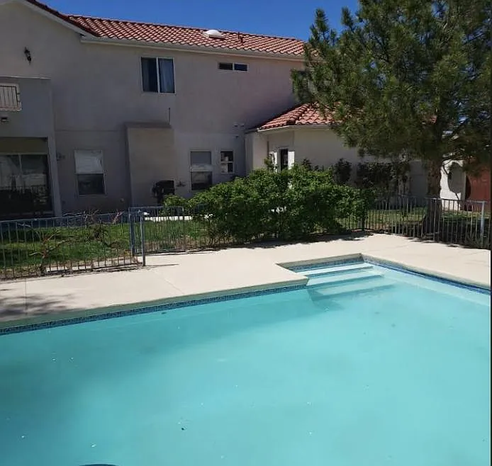 4 bed, 3.0 bath, 2500 sqft, $4,500 — Photo 3