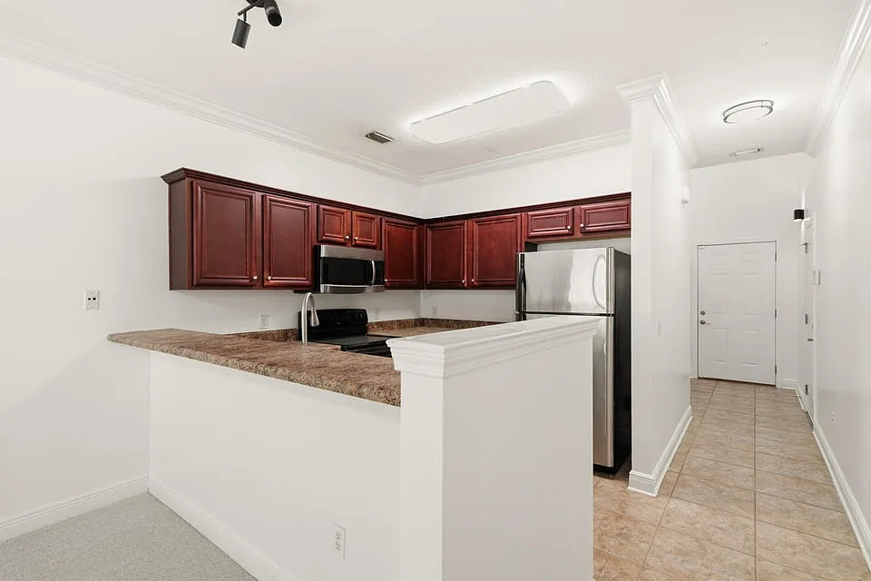 3 bed, 1472 sqft, $1,899 — Photo 3