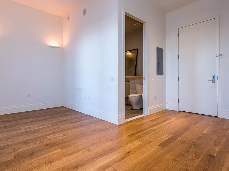 17 Monitor St #1D — Photo 2