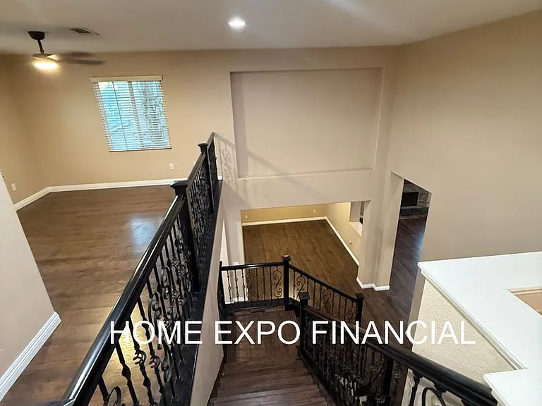 1456 Moonlight Dr — Photo 7