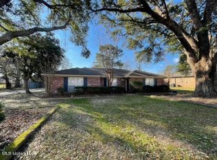 215 Saint Augustine Dr, Madison, MS 39110