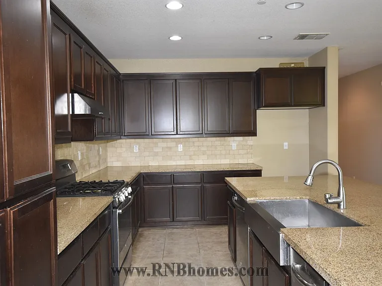 1416 Bicker Cir — Photo 6
