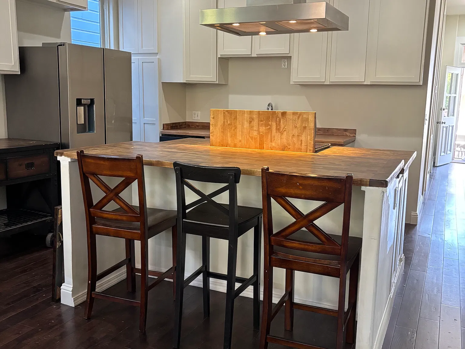 5 bed, 3024 sqft, $1,500 — Photo 2