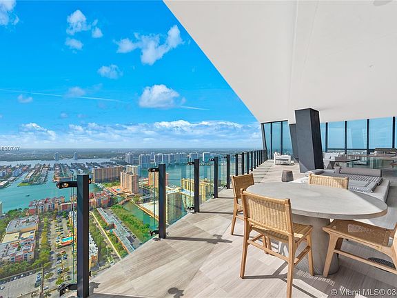 5th image of 17141 Collins Ave #4202