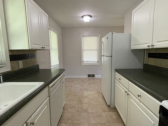 2nd image of 205 Hilltop Dr