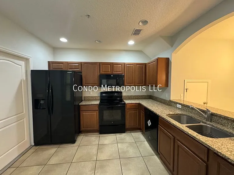 2310 Aloha Bay Ct — Photo 2
