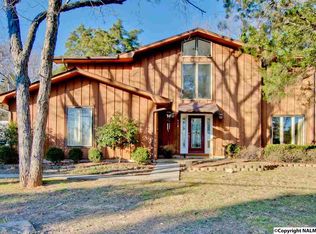 910 Way Thru The Woods SW, Decatur, AL 35603