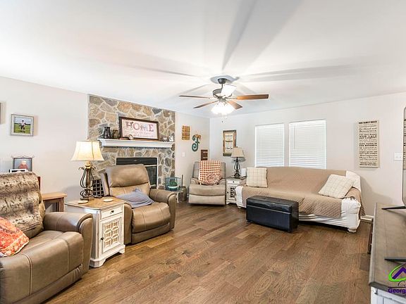 5th image of 107 S Springs Dr
