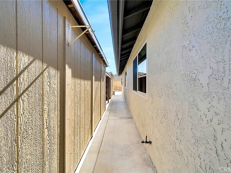 3482 Almond St — Photo 36