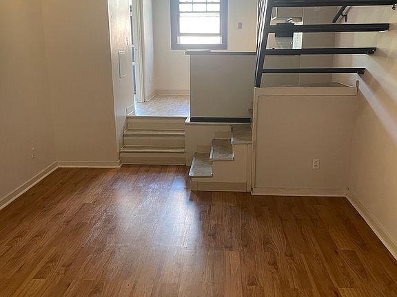4th image of 101 N Blount St #1717