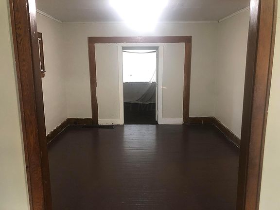 3rd image of 986 Wilson Ave