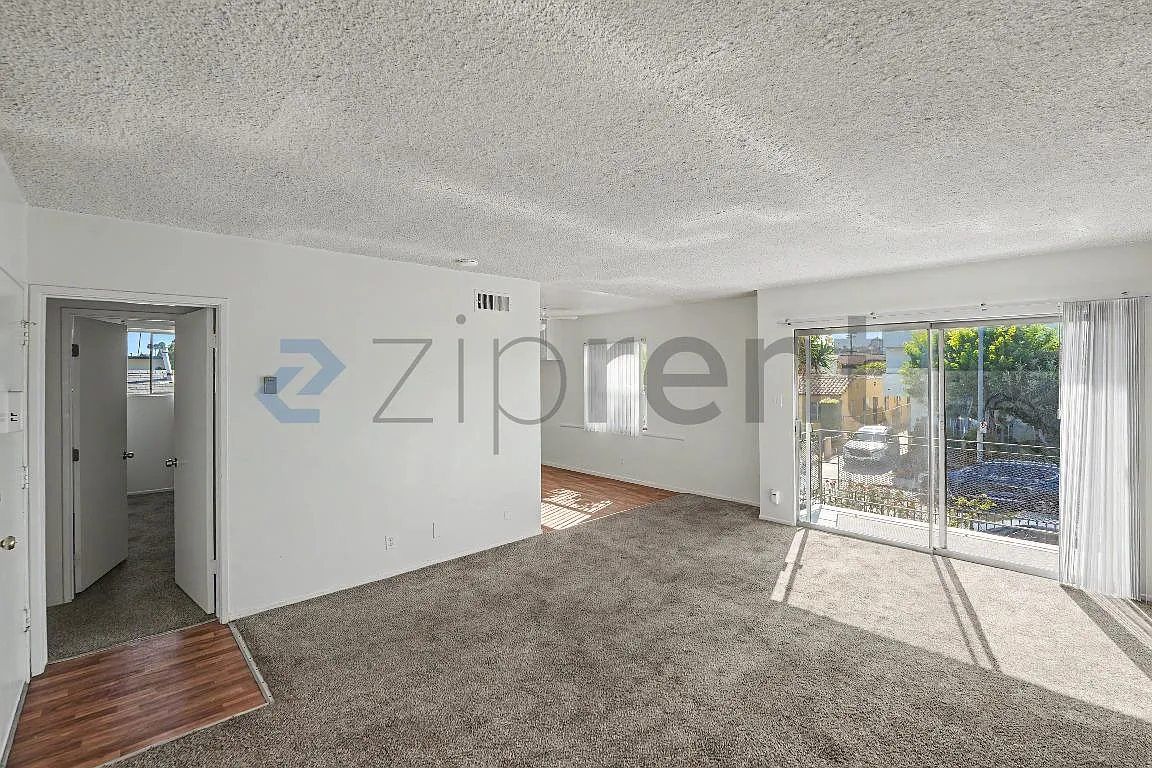 3 bed, $2,800 — Photo 1