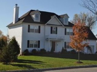 11 Morning View Ct, Chappaqua, NY 10514