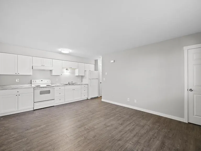 920 W Entiat Ave #B — Photo 3