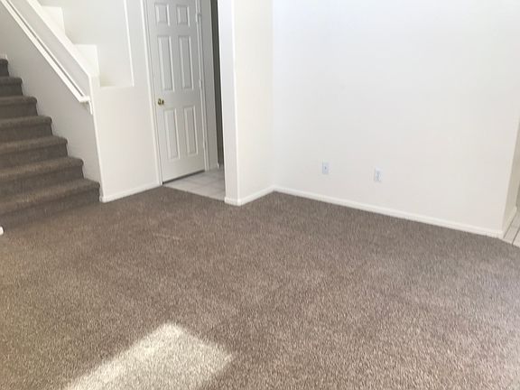 125 Living room-2_05142020