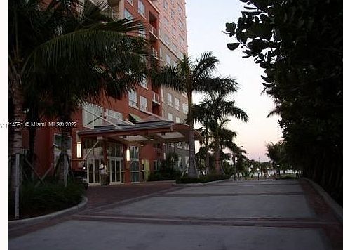 3rd image of 2000 N Bayshore Dr APT 1601