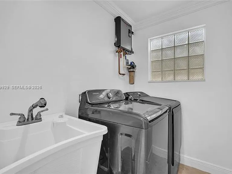 15715 SW 76th Ter — Photo 32