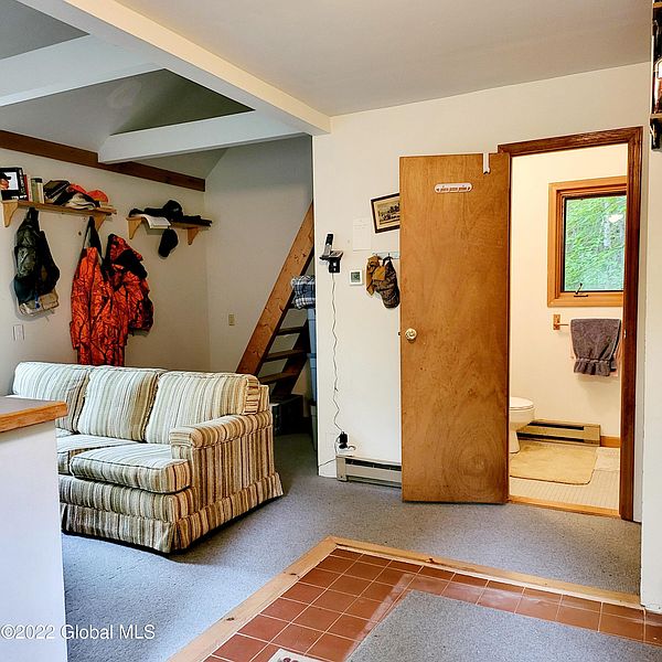 4th image of 1083 Westkill Road