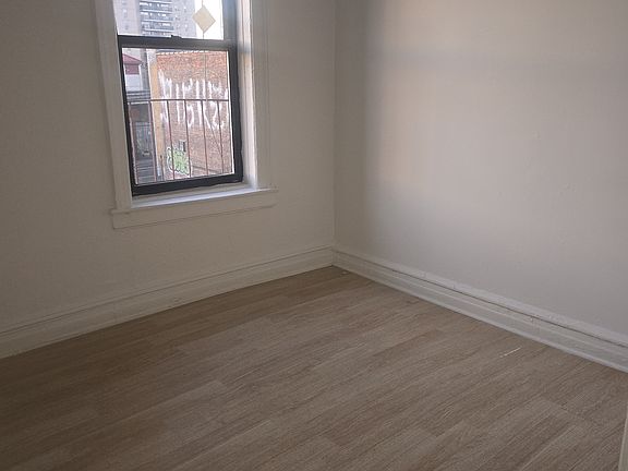 4th image of 3175 Villa Ave APT 4C