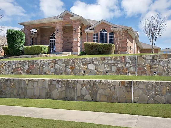 4th image of 1745 Avonlea Dr