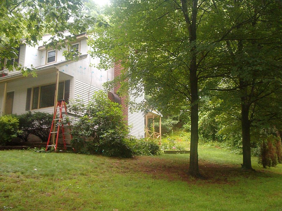 2nd image of 44 Vinetta Dr