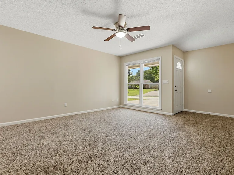 1402 Catherine Dr #A — Photo 4