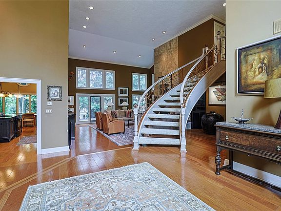 4th image of 614 Summer Breeze Ct