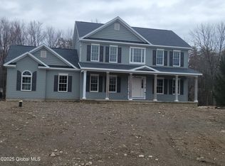 16 Westfall Ct #6, Averill Park, NY 12018