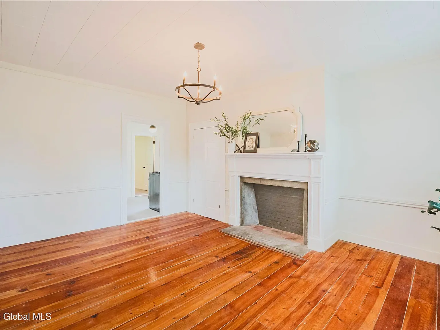 1 bed, 1.0 bath, 644 sqft, $1,495 — Photo 2