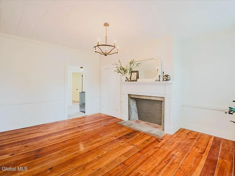 50 Phillips Rd #B — Photo 2