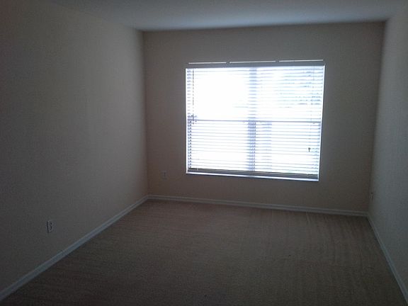 3rd image of 4526 NW Glazbrook Street