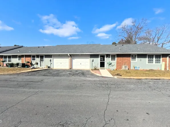 426A Chatham Court, Lakewood, NJ 08701