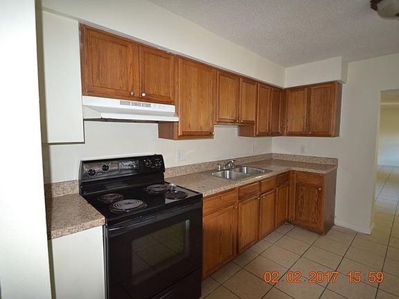 4th image of 1414 E Bougainvillea Ave