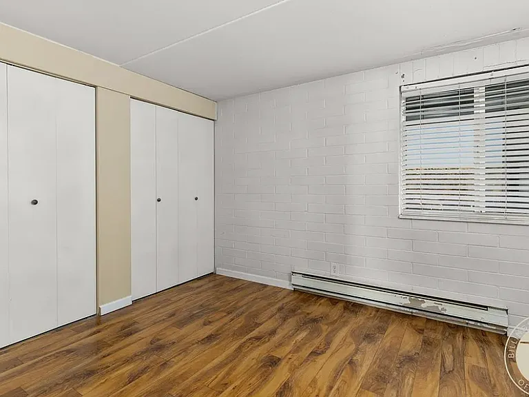 300 N 25th St #401 — Photo 14