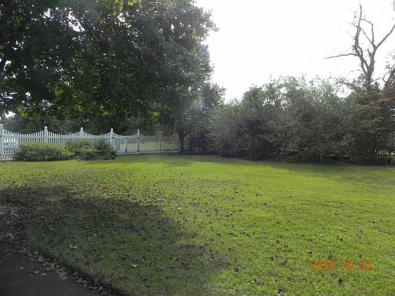 5th image of 111 Breezewood Dr