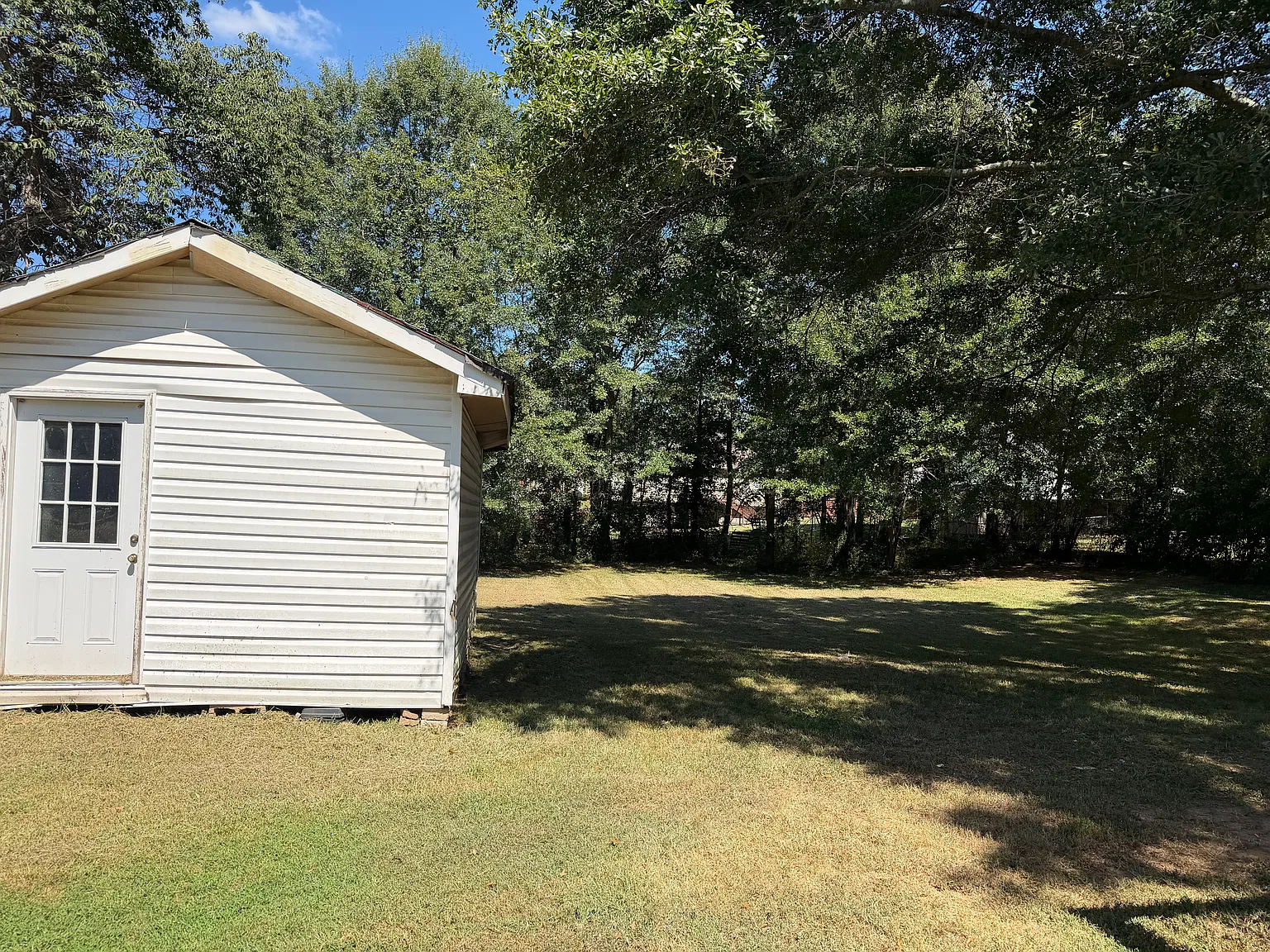 4 bed, 2127 sqft, $2,150 — Photo 3