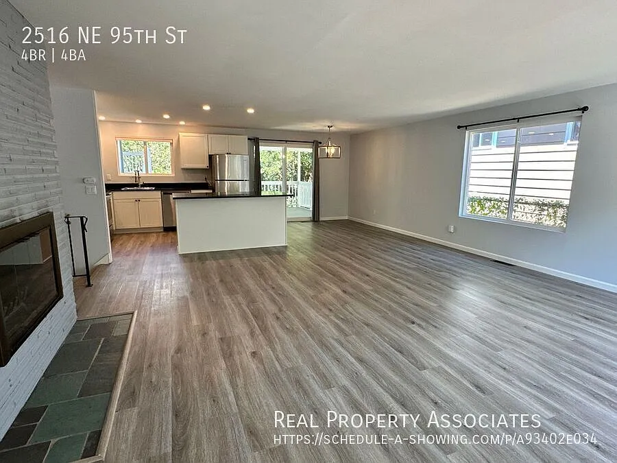 Newly Updated 4 Bed+Bonus/4 bath home w/ Two Master Suites — Photo 3