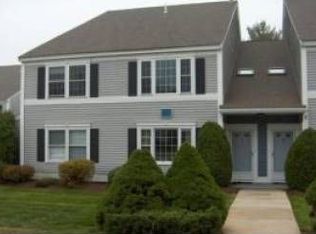 405 Springbrook Cir, Portsmouth, NH 03801