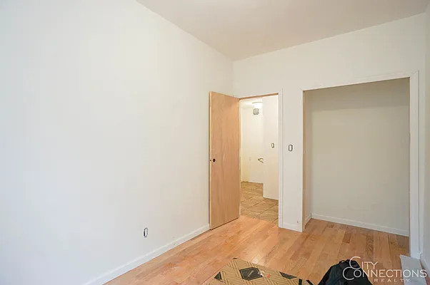 Rented by City Connections Realty | media 18