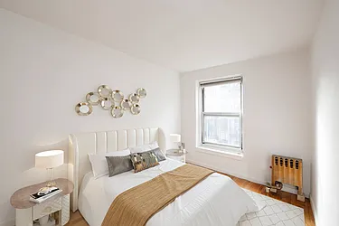 Rented by R New York