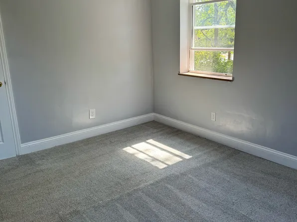 27 Shirley Dr, Cincinnati, OH 45217