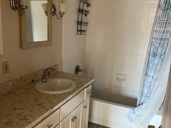 4th image of 33 Atlas Ave APT 13