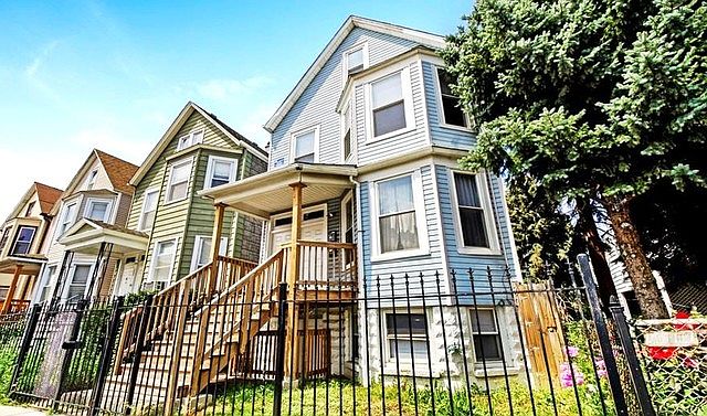 1st image of 3604 W Diversey Ave