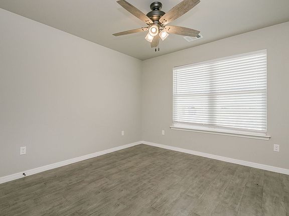 3rd image of 13987 Periwinkle Dr