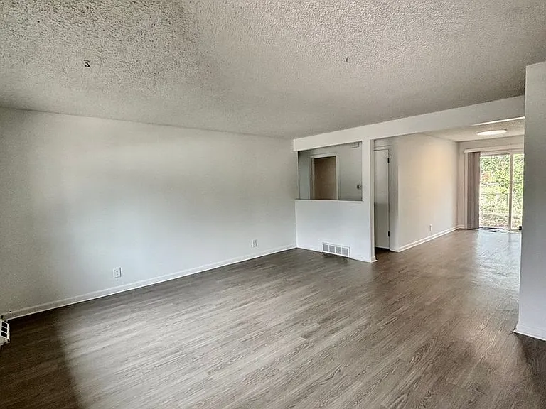 16270-16272 W 13th Ln — Photo 3