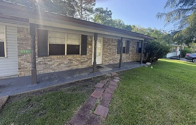 11514 Harris Dr — Photo 2
