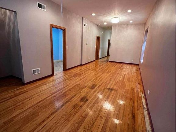 4th image of 3633 S Hamilton Ave Unit 1